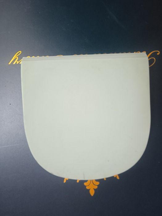 Миска для кормления животных.