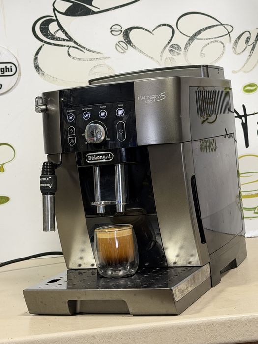 Кафемашина кафе автомат delonghi magnifica S SMART с гаранция