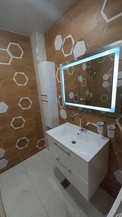 Дава се под наем Тристаен апартамент в Бургас, Лазур - 115 кв.м за 765 € - Снимка #8