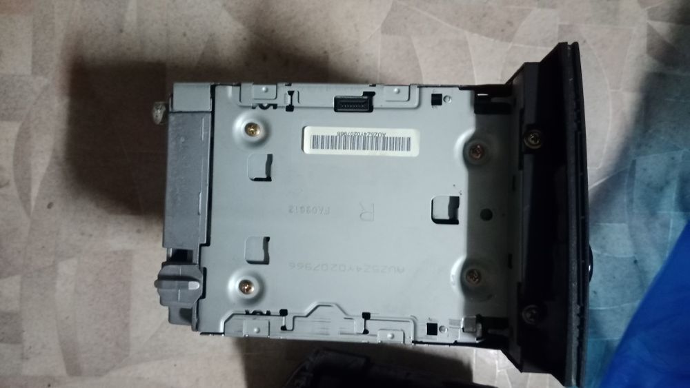 Продам штатную магнитолу