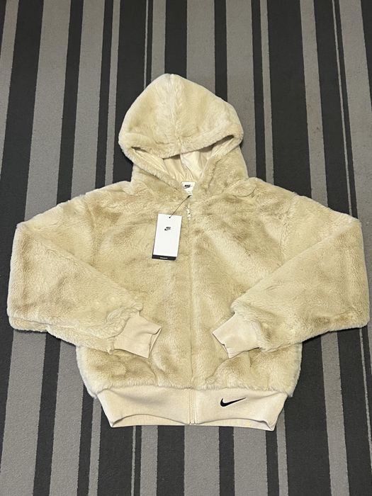 Geacă Nike blană - XS