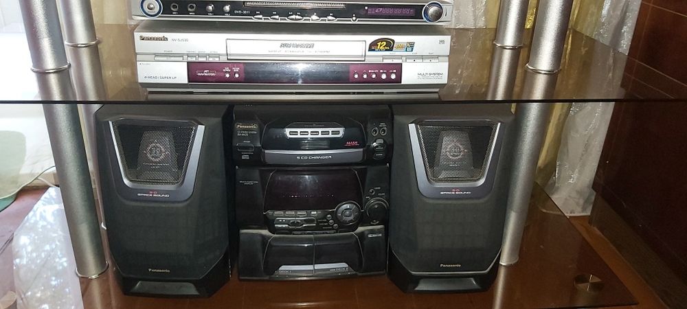 Тумба под телевизор. Со всем что в ней.