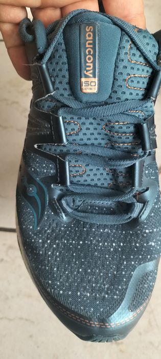 Adidași Saukony ..