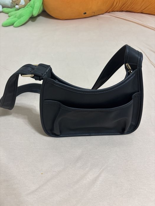 черная сумка в идеальном состояний