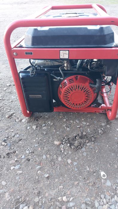 Бензогениратор 5 квт.