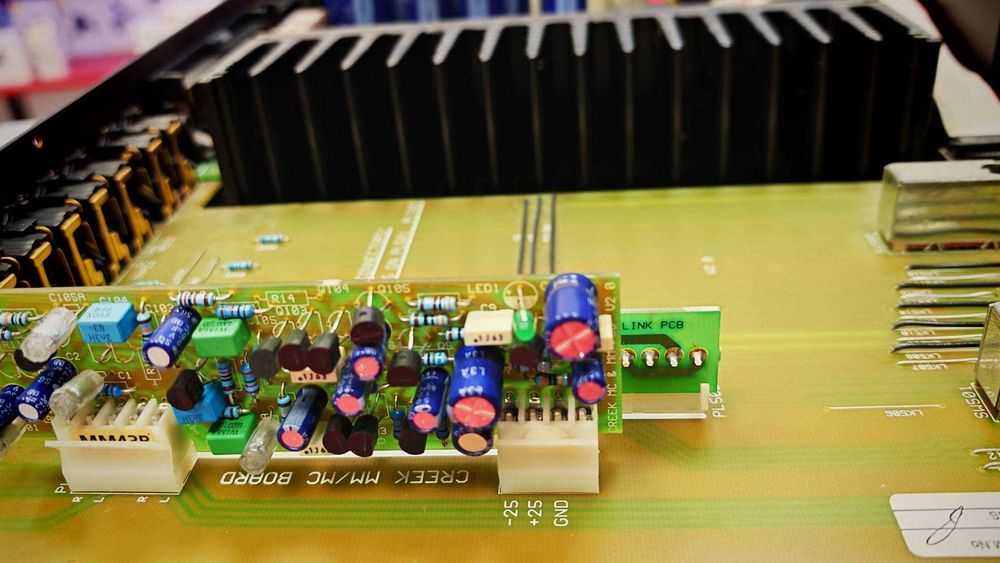 Британски усилвател Creek 5250