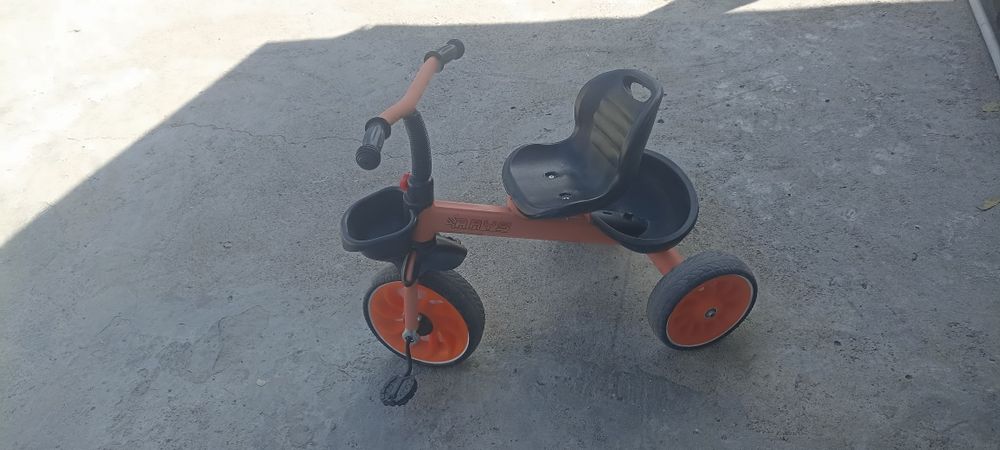 Велосипед үш аяқты