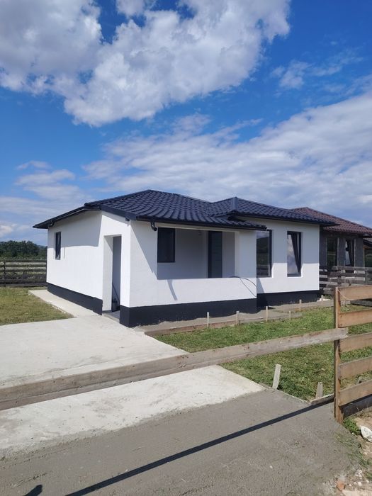 Casa DN73,Langa Mioveni, Țițești -Bucsanesti Lotasi
