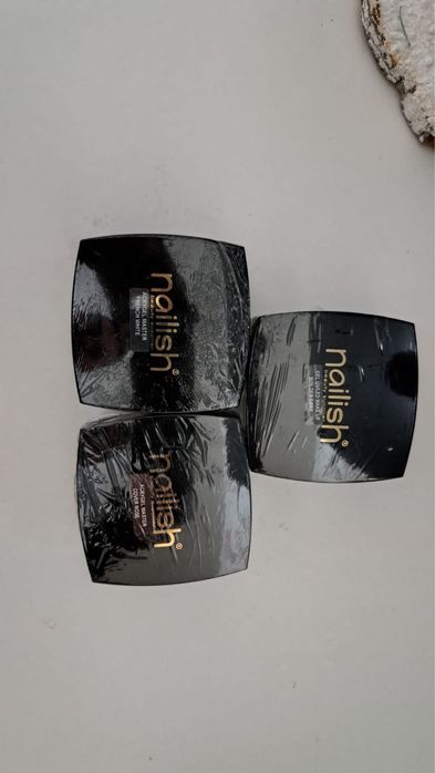 Vând !produse pentru unghii!