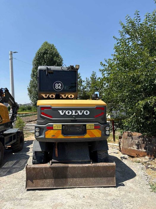 Экскаватор VOLVO 2021 йилда ишлаб чиқариган 8000 мотачас сотилади