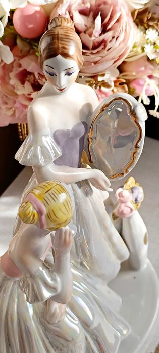 Редкость Статуэтка фарфоровая Балерины перед зеркалом Киев
