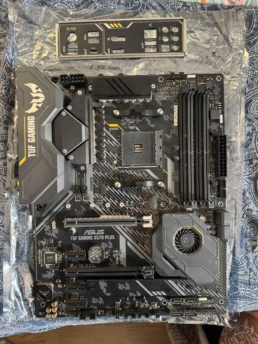 Placa de baza ASUS TUF GAMING X570-PLUS, Socket AM4