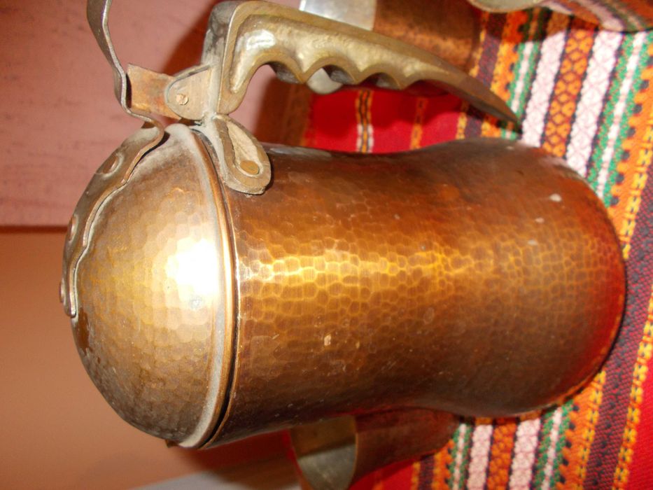 Стилен сервиз за вино от кована мед !