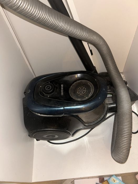 Продам  очень мощный пылесос