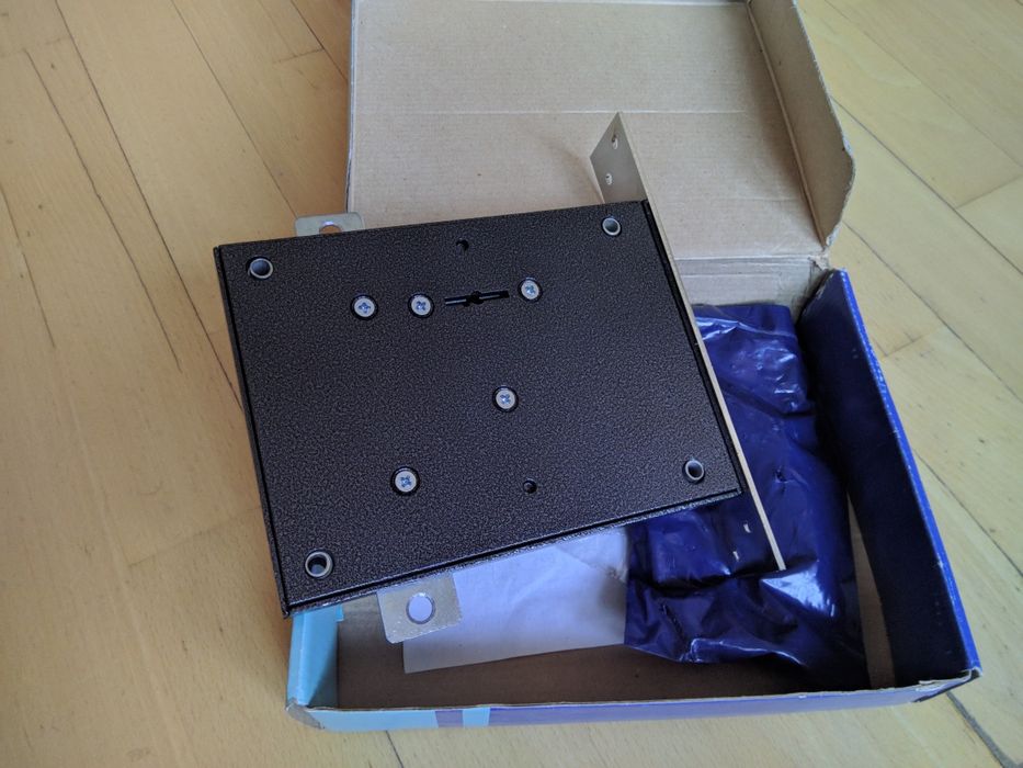 Замок дверной