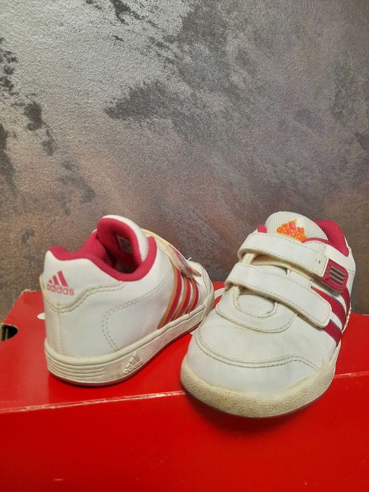 Adidas marimea 26