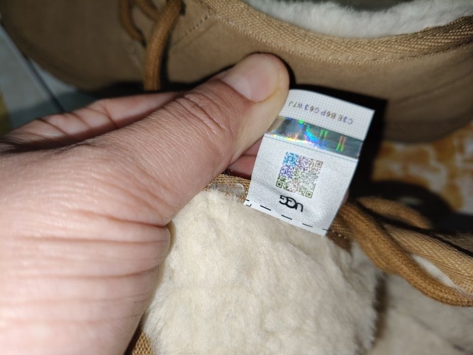 Ghete UGG cumpărate de Crăciun