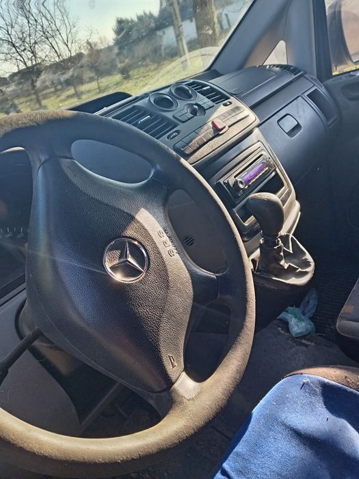 Vând autoutilitară Mercedes Benz pentru dezmembrări