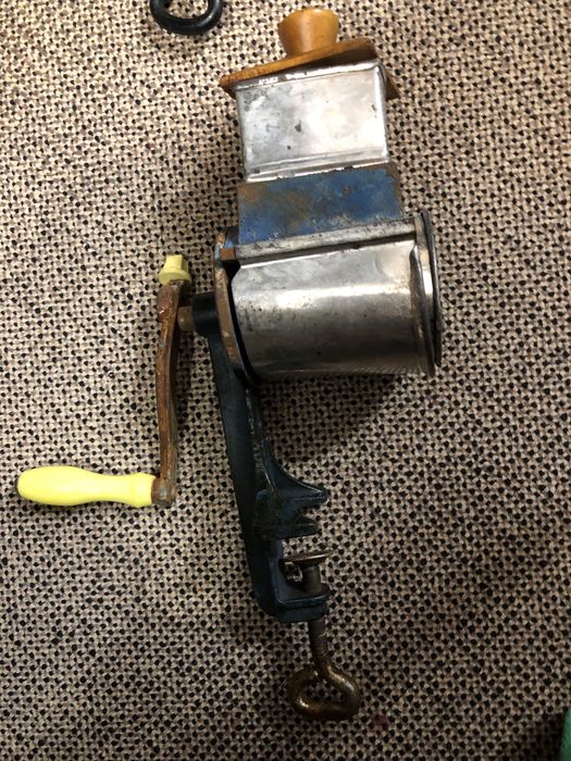 Masina manuala macinat mac, nuca, rosii