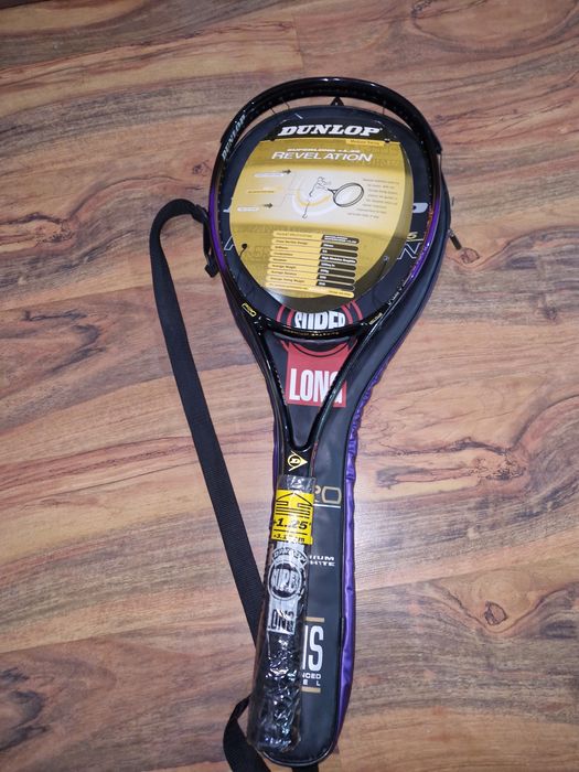 Ракета тенис на корт