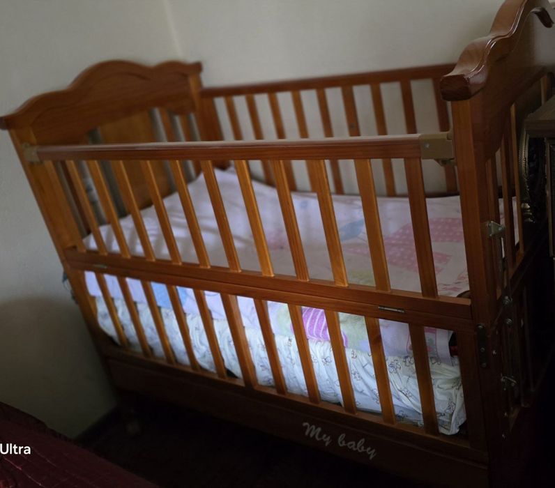 Продаётся детская кроватка