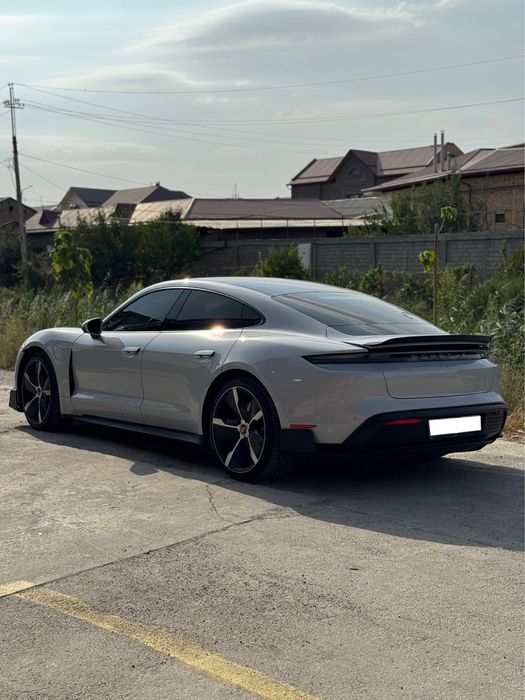 Porsche Taycan Performance Plus