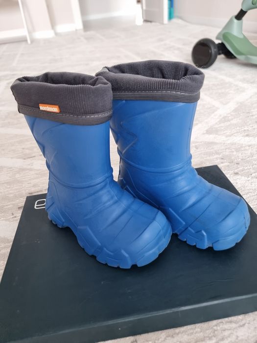 Продам сапоги детские состояние новых