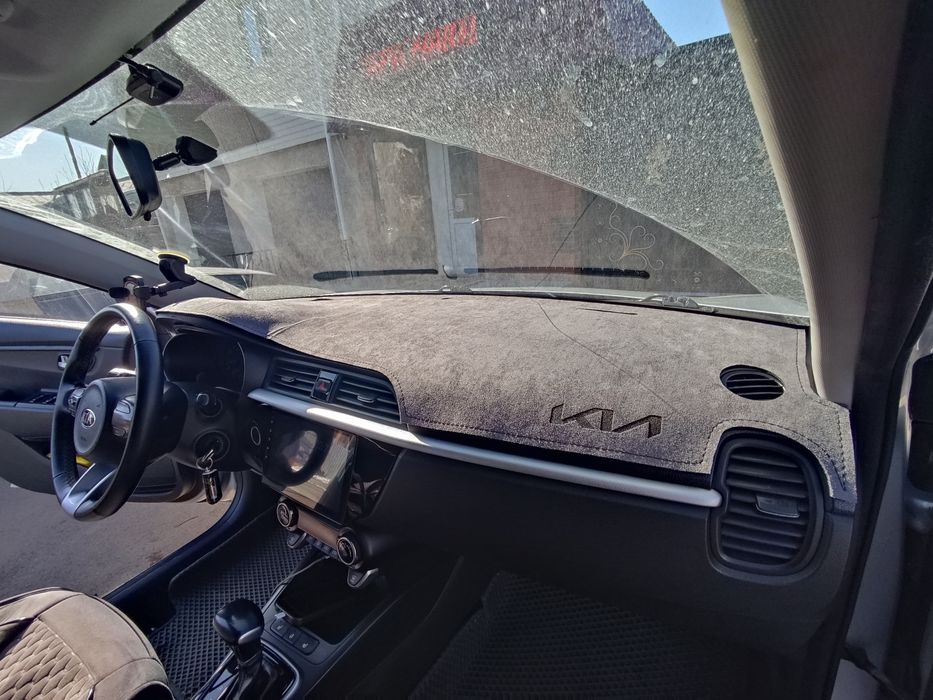 Накидка на панель авто из Алькантары