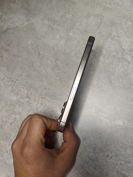 iPhone 15 pro, 256ГБ. Natural Titanium