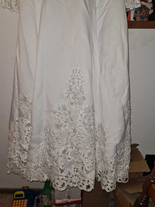 Rochie mireasa cu trena detasabila