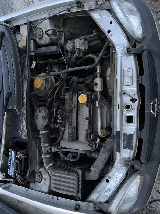 Опел Корса 1.2 4/5врати 2000г На Части