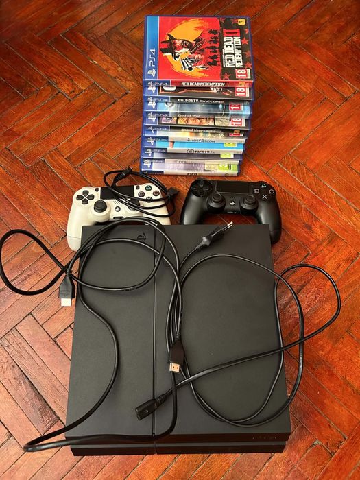 PlayStation4 + 2 Controllere + 8 jocuri