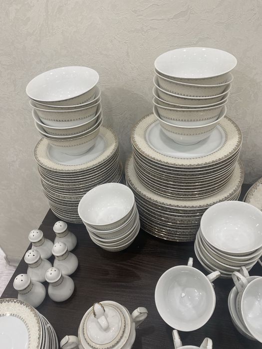 Продаю чайно-столовый сервиз