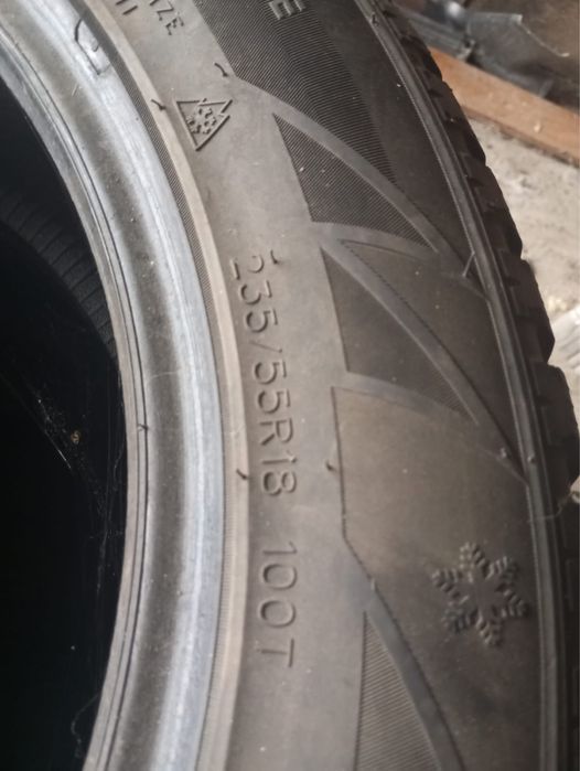Продам зимнию шины 235*50*R18