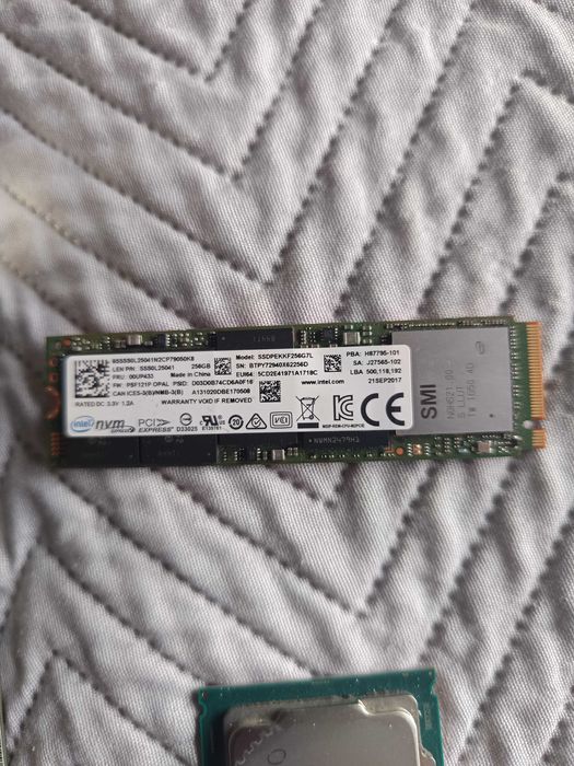 процесор i3-8100 +nvm 256gb
