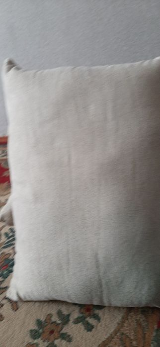 Подушка для дивана  новые