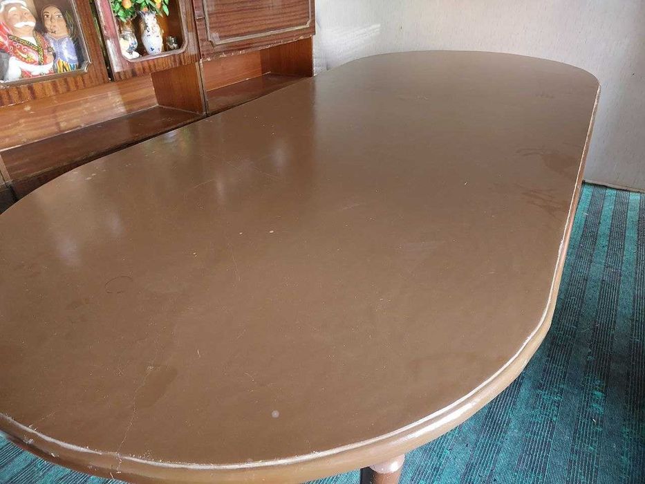 Продается стол овальный