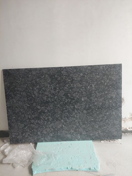 Камък Гранит  две парчета всяко едно от който с размер 107/70.5 см.