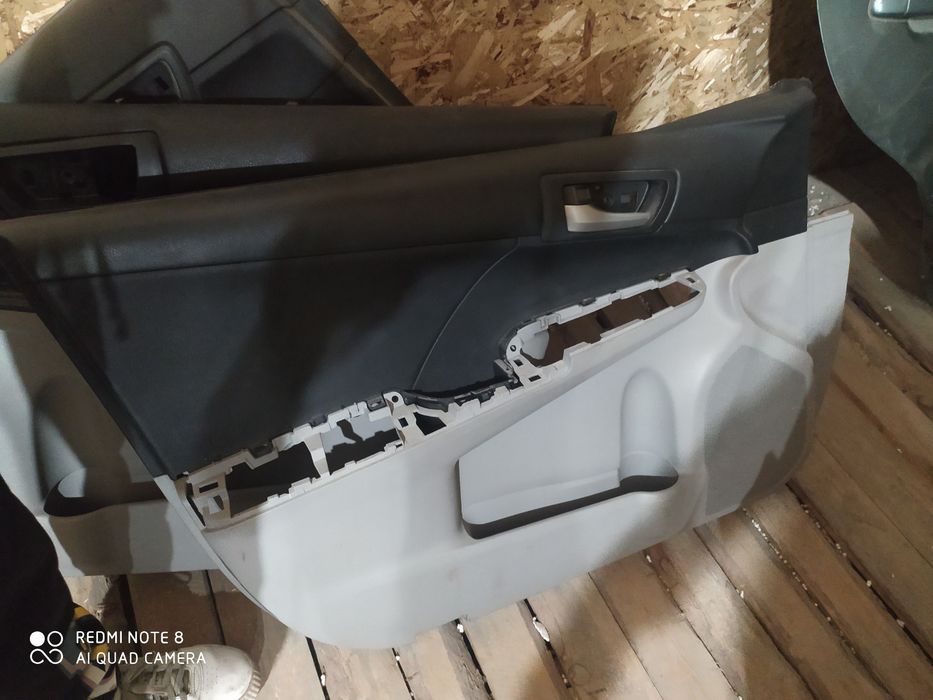 Обшивка на Toyota camri 50