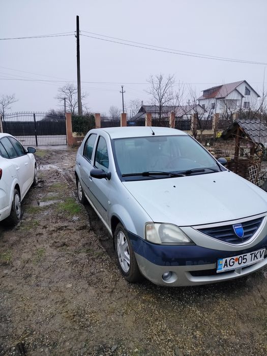 Vând Dacia Logan