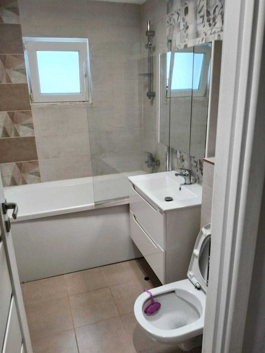 Inchiriez apartament