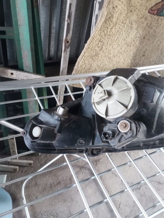 Фара правая Estima