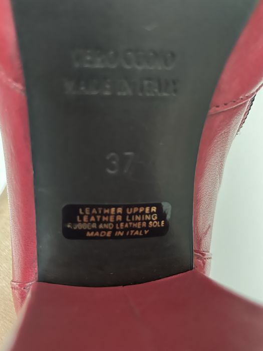 Продам ботинки женские