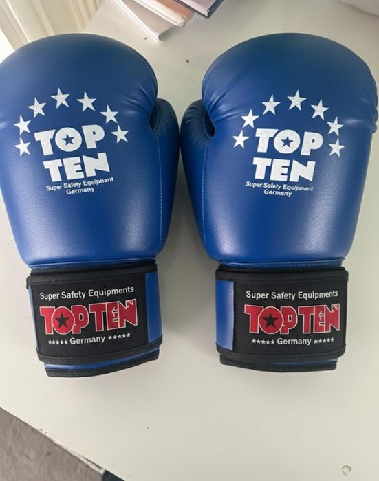 Продаётся  боксерныи перчатки.бу