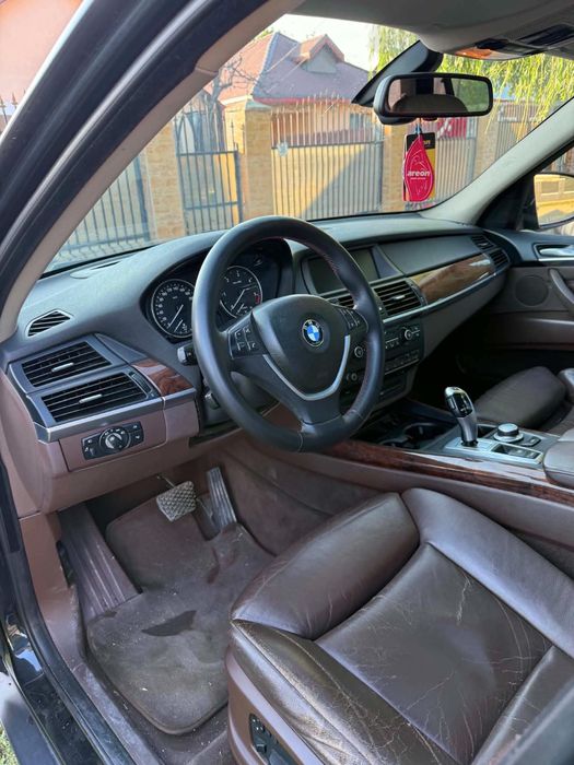 VAND/SCHIMB BMW X5 stare buna masina personala