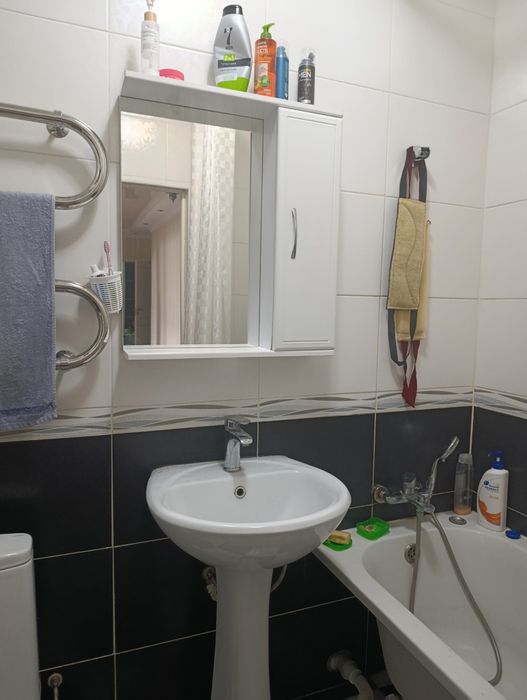 Продается раковина с зеркалом