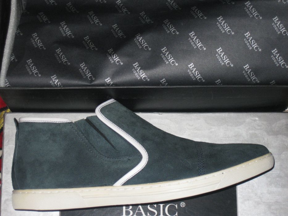 Продам новую мужскую замшевую обувь