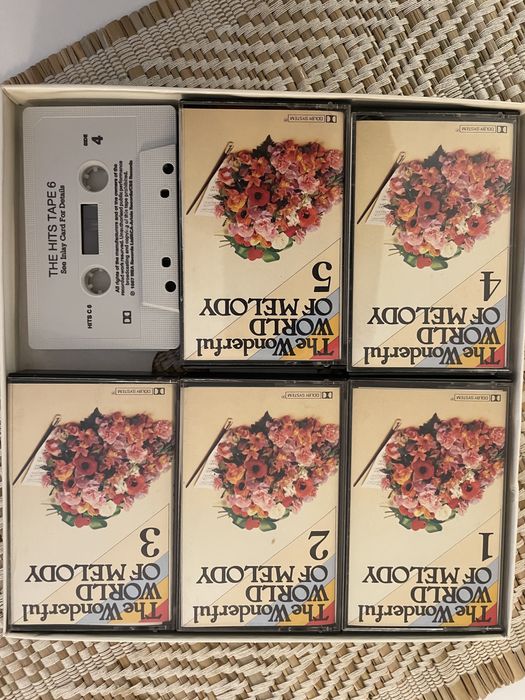 Ретро сет от 6 винил стерео аудио касети:Прекрасният свят на музиката