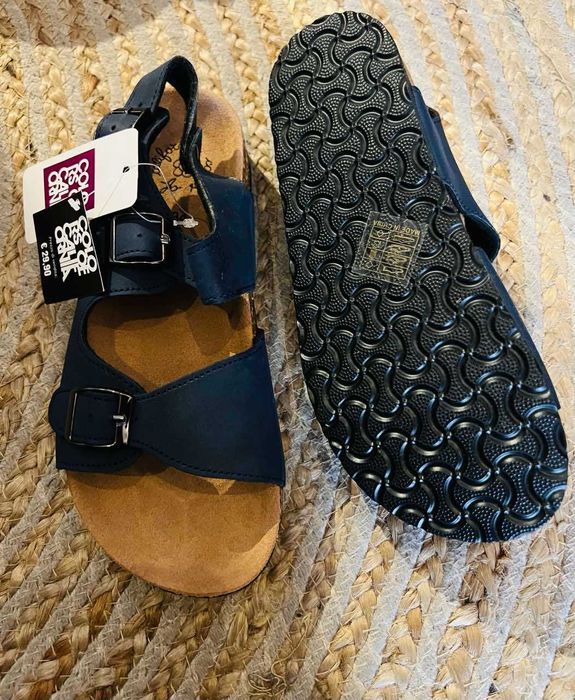 Продавам нови детски обувки