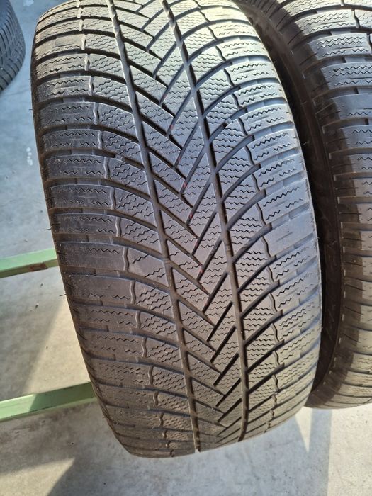 2 Anvelope de iarnă 255 55 r18 Bridgestone